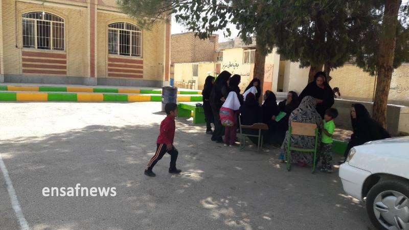 57987698798379879872