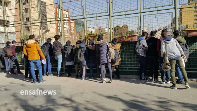 ورود دانشجویان زن به زمین چمن دانشگاه امیرکبیر، ممنوع!