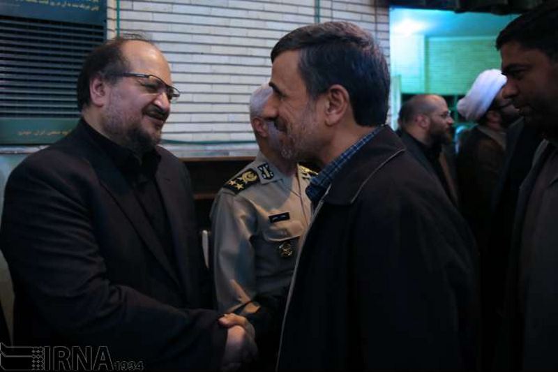 محمود احمدی نژاد و محمد شریعتمداری