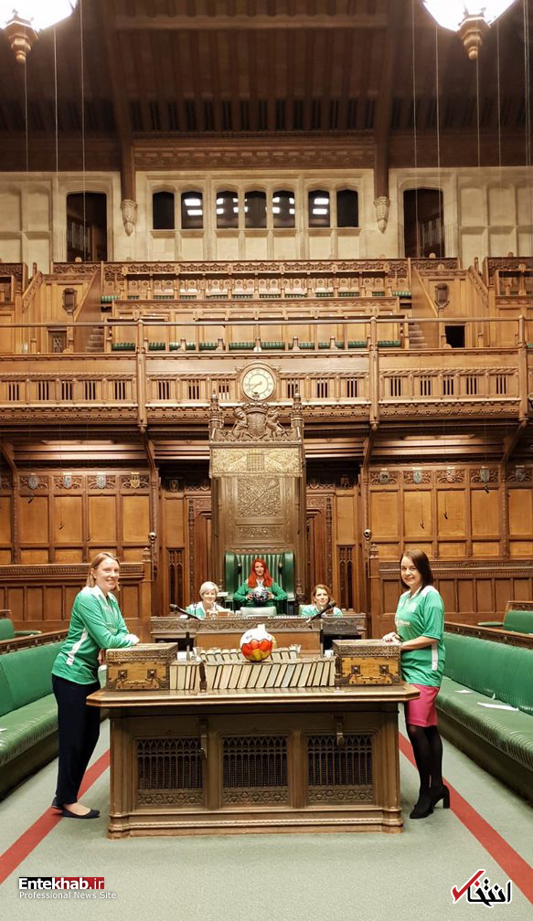 فوتبال بازی کردن نمایندگان زن مجلس عوام بریتانیا در صحن مجلس [+تصاویر]