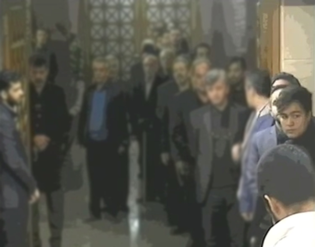 حاشیه های مراسم ختم "سلطان قیر"