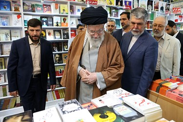 حضور رهبری در نمایشگاه کتاب