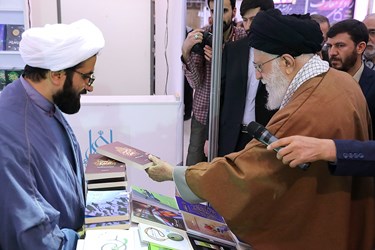 حضور رهبری در نمایشگاه کتاب
