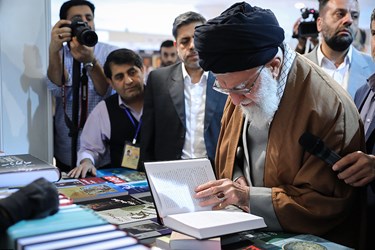 حضور رهبری در نمایشگاه کتاب