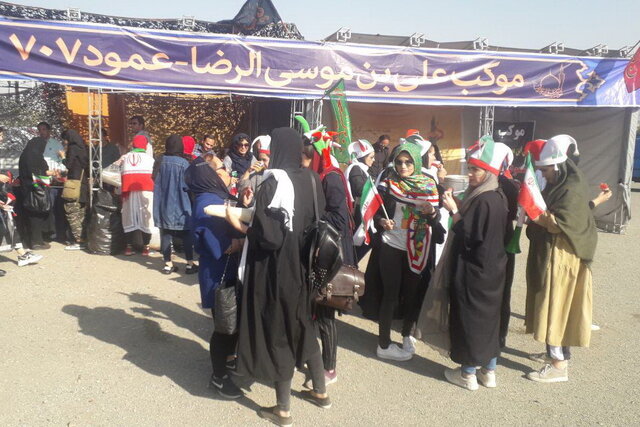 تصاویری از حضور زنان دو ساعت مانده به دیدار ایران - کامبوج