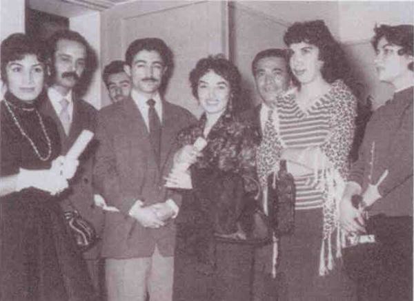 از راست: منصور نادرپور، سیمین بهبهانی، محمد قاضی، لعبت والا، نادر نادرپور، هوشنگ ابتهاج، فروع فرخزاد