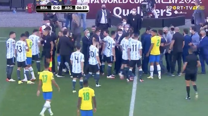 تصویری از حواشی بازی برزیل-آرژانتین