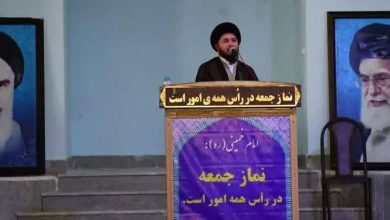 انتقاد یک امام جمعه به افراط در سفرهای استانی: کسی باید بچرخد که نمی‌داند مشکل مملکت چیست