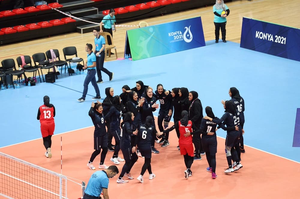 والیبال زنان ایران به فینال بازی های کشورهای اسلامی صعود کرد ؛ کار بزرگ دختران سروقامت ایرانی
