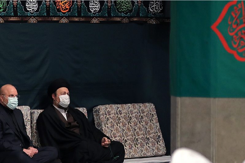 عکس | حضور حسن خمینی در مراسم عزاداری بیت رهبری