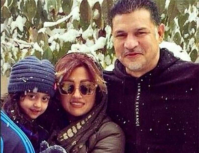 ممنوع الخروجی همسر و دختر علی دایی ؛ با فرود اضطراری در فرودگاه کیش از خروج خانواده دایی از ایران ممانعت شد