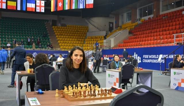 کشف حجاب سارا خادم الشریعه در مسابقات جهانی شطرنج قزاقستان