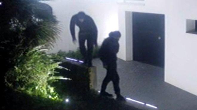 سرقت مسلحانه از خانه لیونل مسی ؛ سارقان سیاه‌پوش به خانه مسی حمله کردند!
