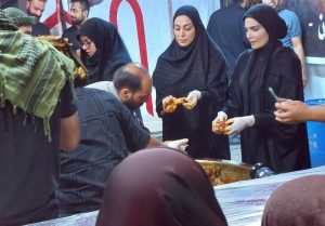 بازیگران گاندو و خاله شادونه در موکب‌های اربعین [+عکس]