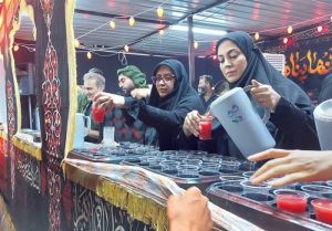 بازیگران گاندو و خاله شادونه در موکب‌های اربعین [+عکس]