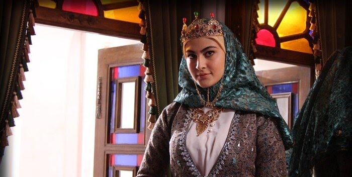 مریم مومن: بانوی عمارت مافیا!