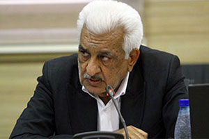 «رضامراد صحرایی در جایگاهی است که باید با درایت سخن بگوید»