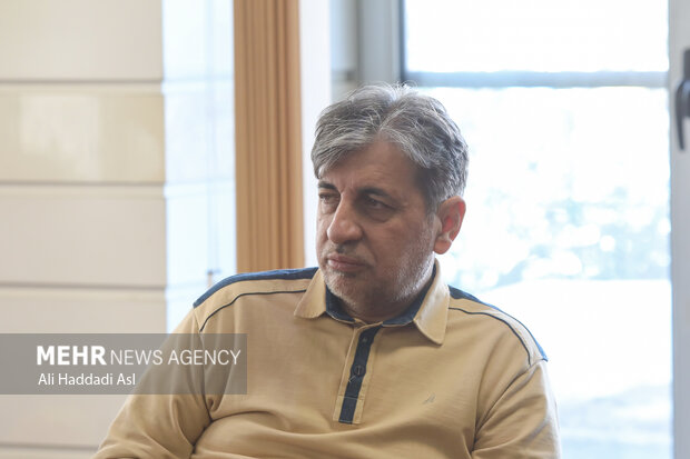 «با داوری اردکانی می‌توان به عوالم مختلف سفر کرد»